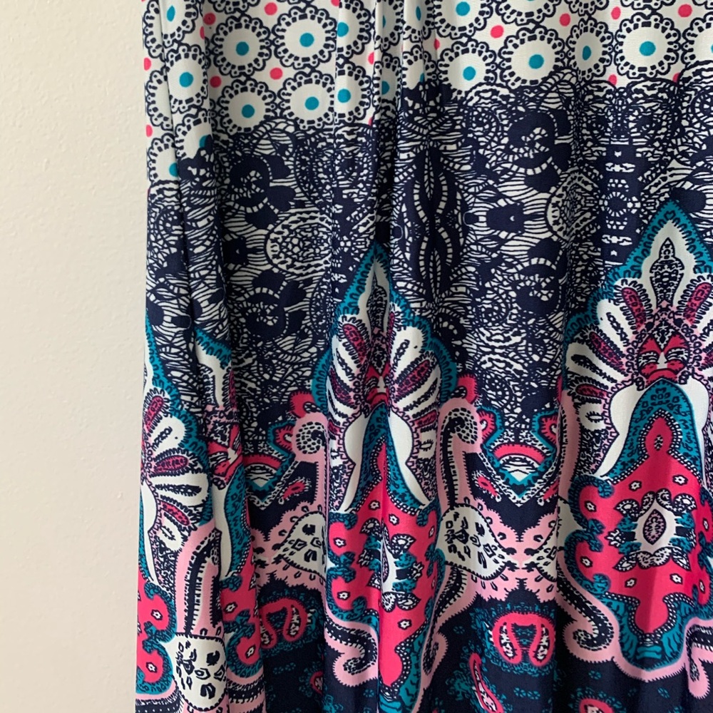 Long Patterned Dress - Picture 4 of 9